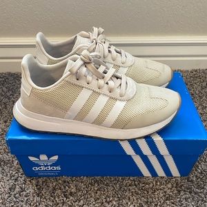 Nude Adidas Original sneakers